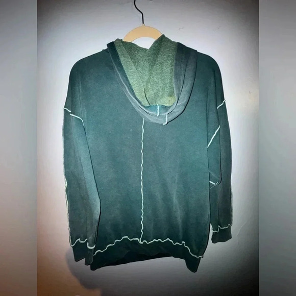 Wild Fable Women’s Oversized Seamed Hooded Green Sweatshirt size small NWT comfy - Picture 3 of 6
